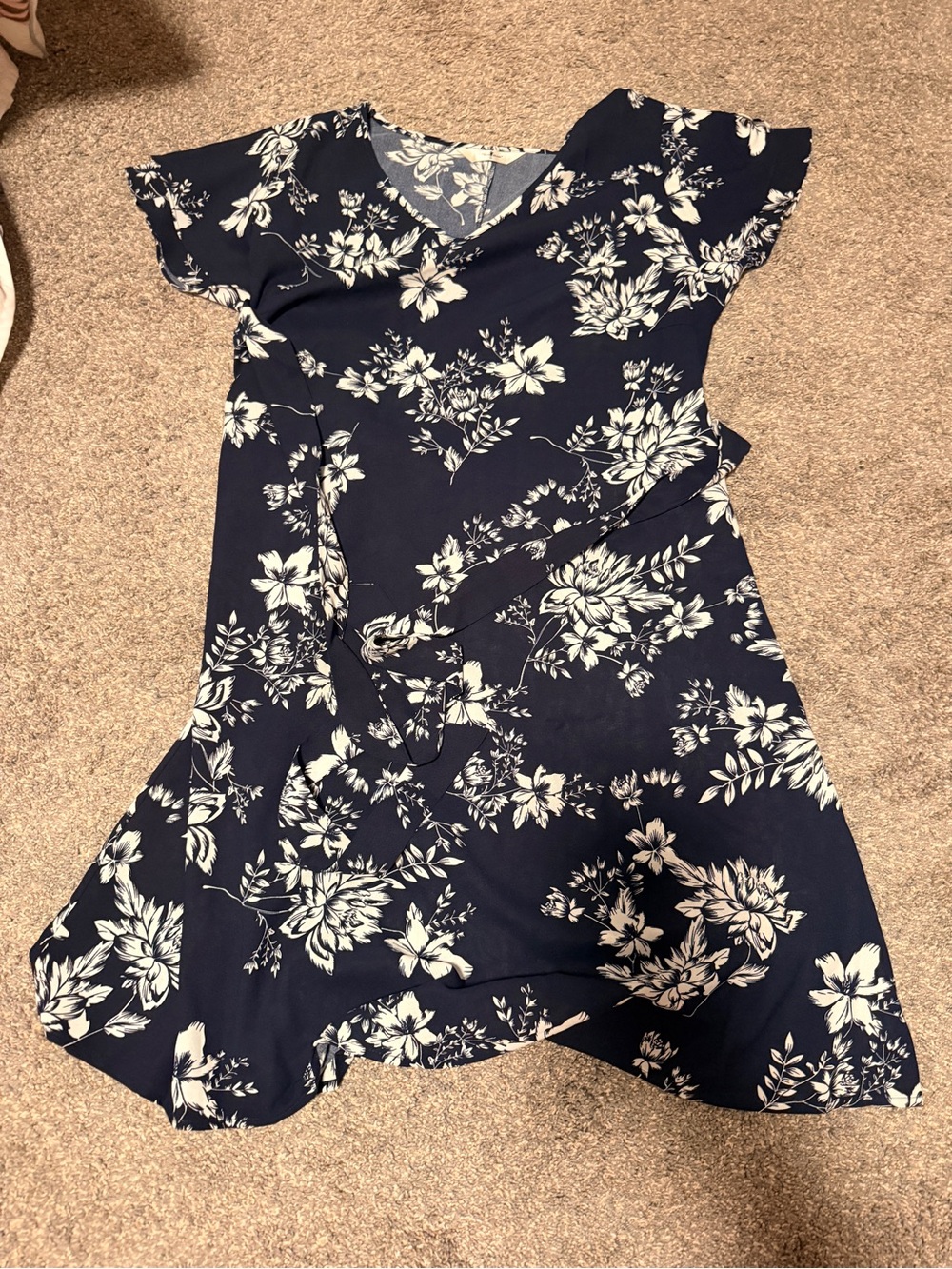 Women's Navy Floral V-Neck Dress - Brand Unspecified